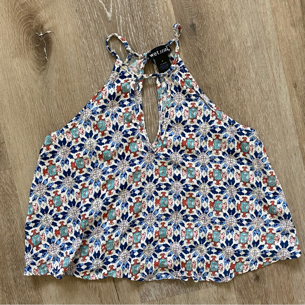 Wet seal top